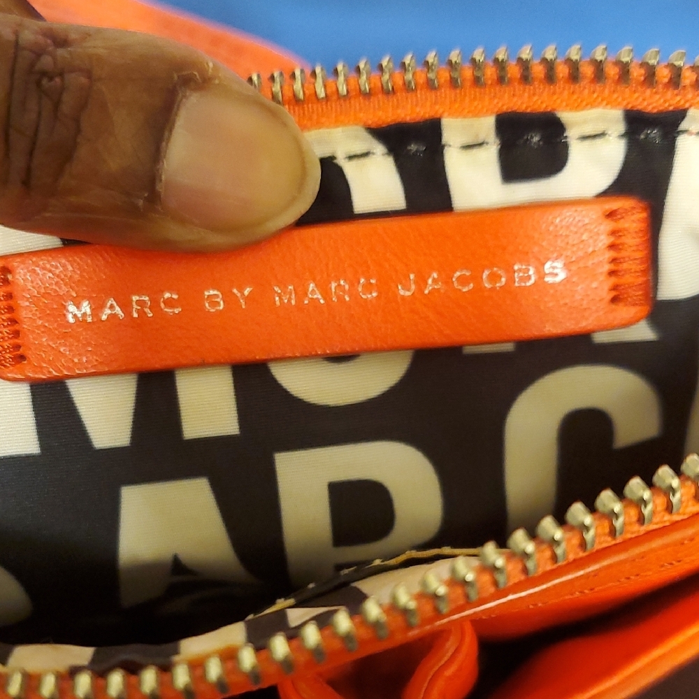 Marc Jacobs Bright Orange Crossbody Bag - Picture 7 of 11